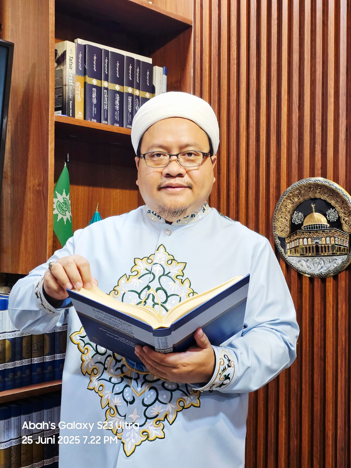 Al-Qaradawi: Ulama Rabbani, Umat Seorang Diri – Refleksi pada Milad ke-99 Sang Imam